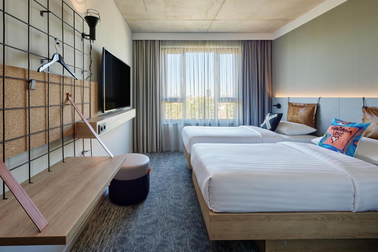 Moxy Cologne Muelheim Hotell Exteriör bild