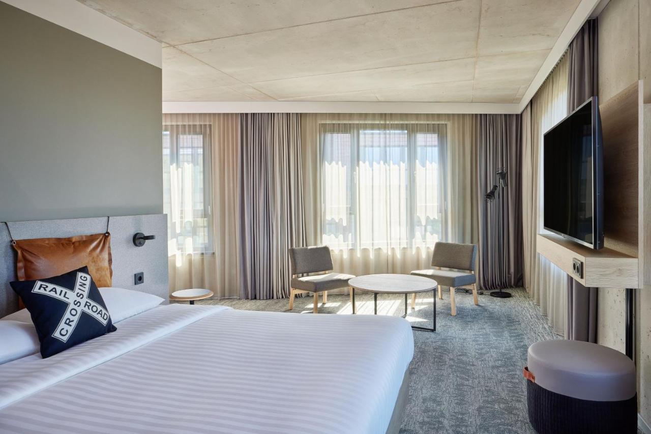 Moxy Cologne Muelheim Hotell Exteriör bild