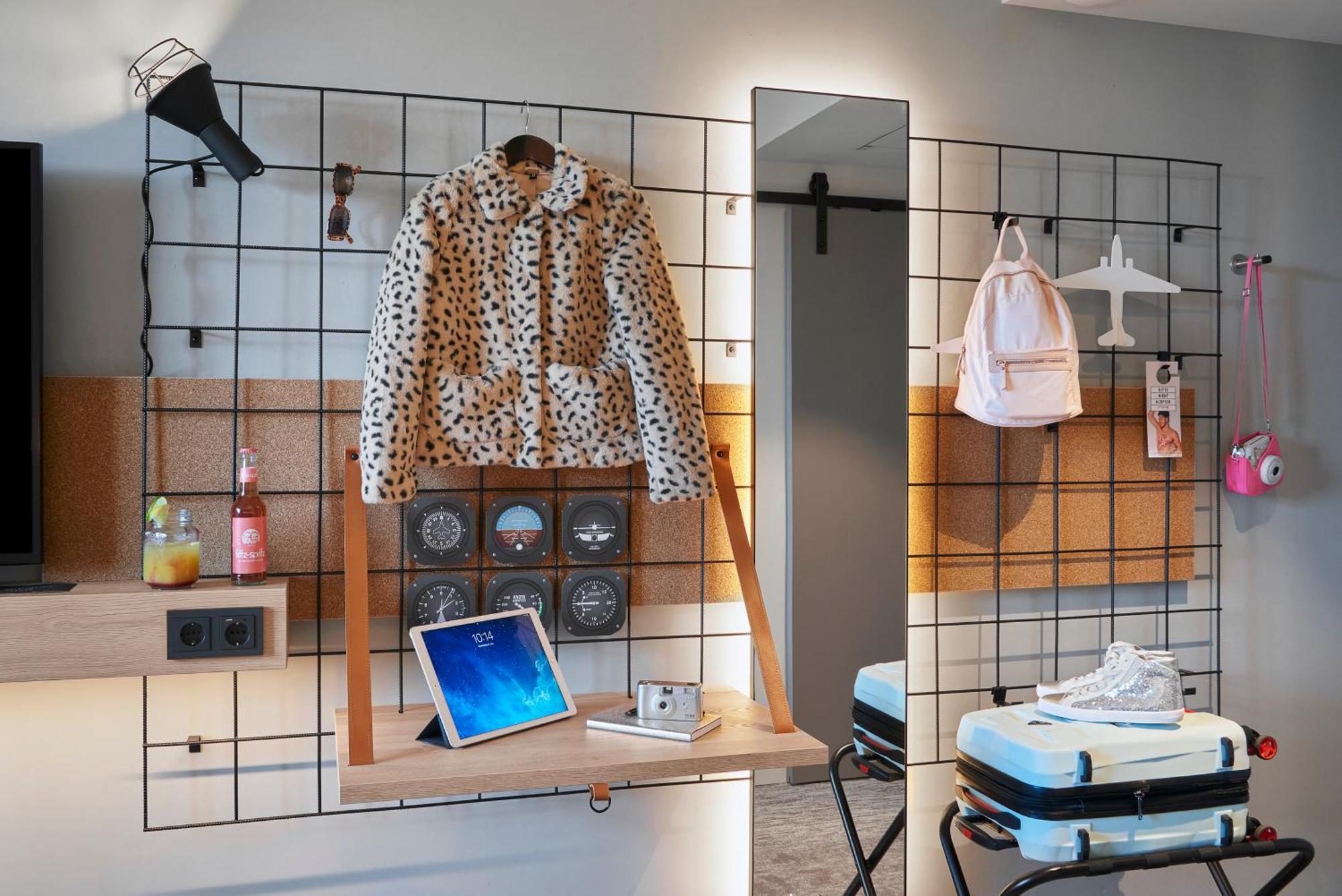 Moxy Cologne Muelheim Hotell Exteriör bild