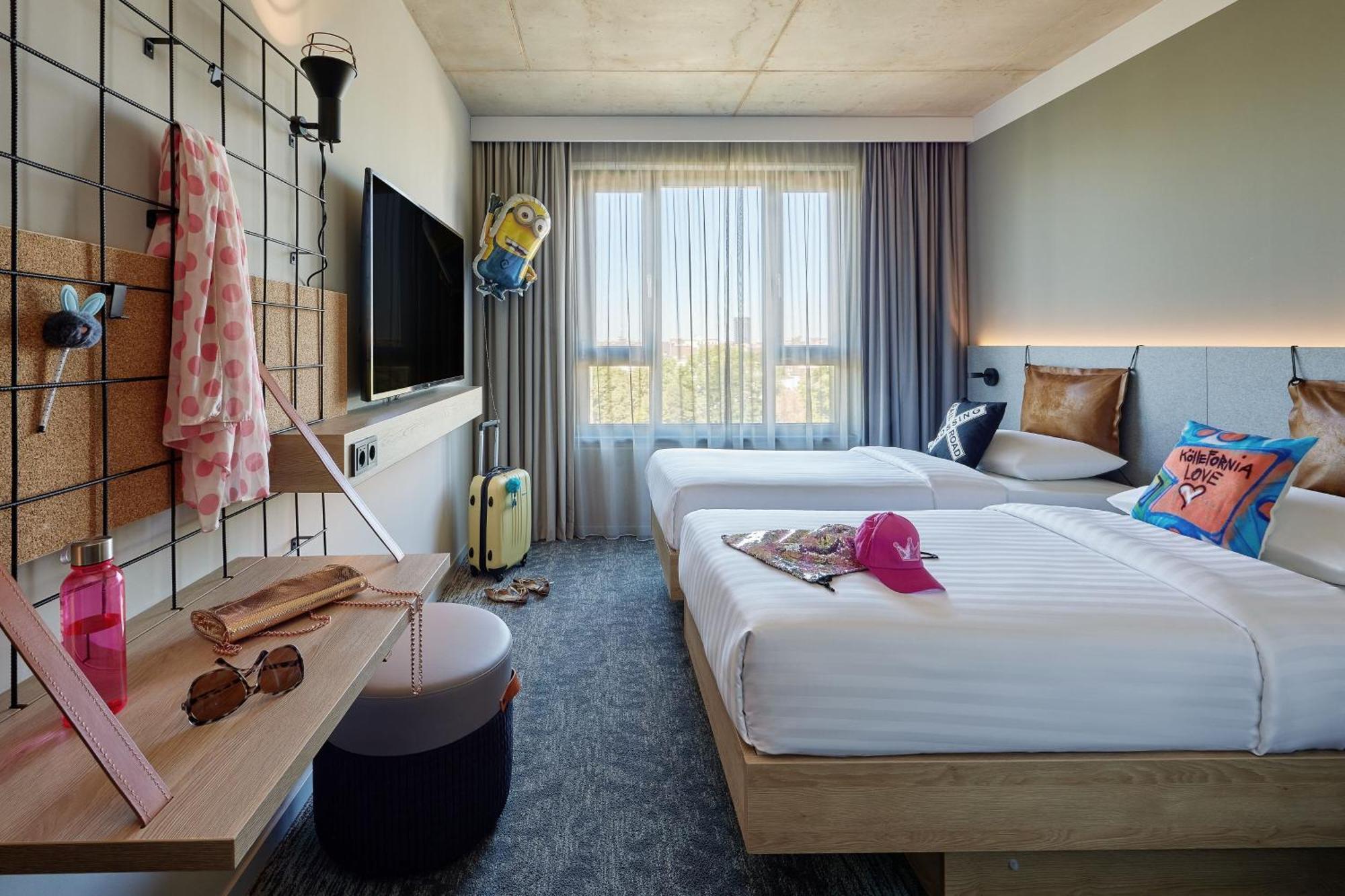 Moxy Cologne Muelheim Hotell Exteriör bild