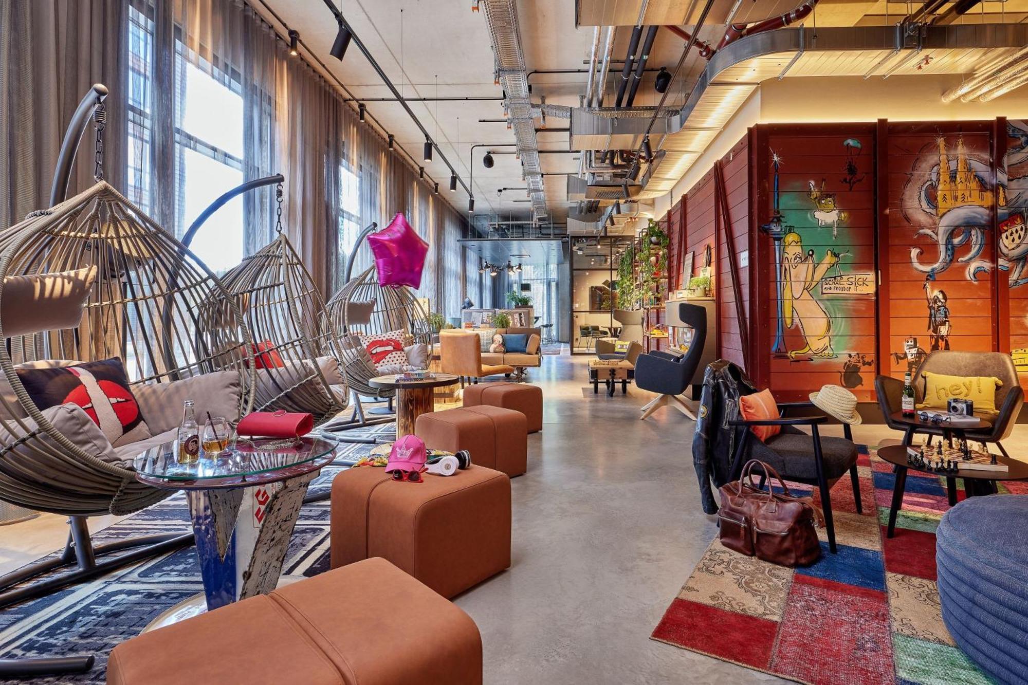 Moxy Cologne Muelheim Hotell Exteriör bild